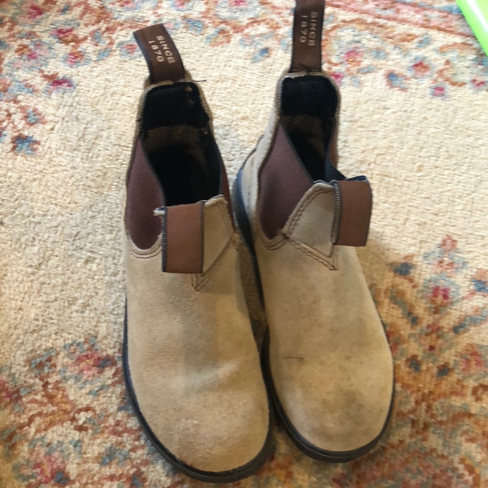 Blundstones